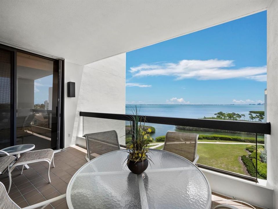 For Sale: $724,000 (2 beds, 2 baths, 1442 Square Feet)