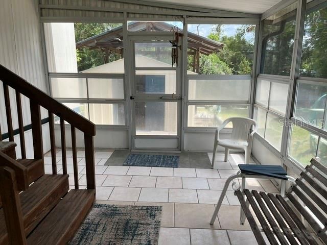 For Sale: $145,000 (2 beds, 1 baths, 672 Square Feet)