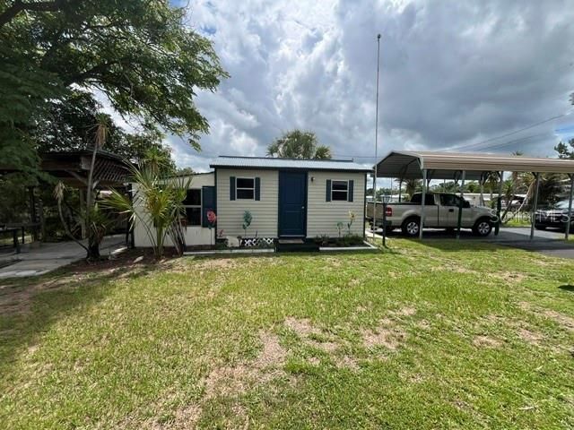 For Sale: $145,000 (2 beds, 1 baths, 672 Square Feet)