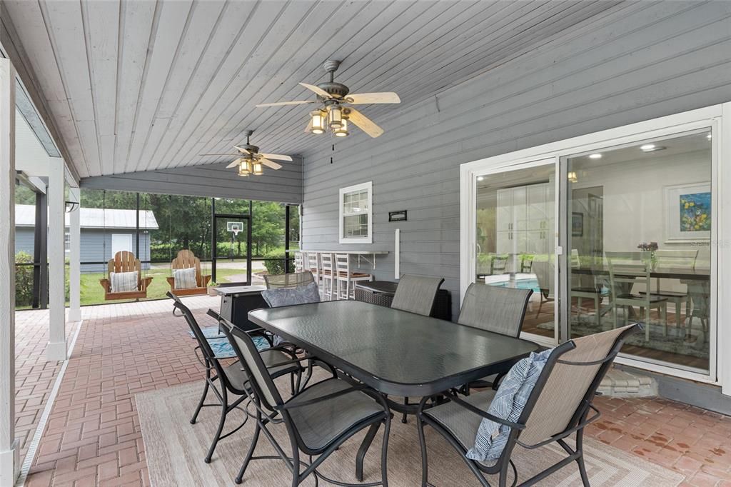 For Sale: $699,000 (3 beds, 2 baths, 2379 Square Feet)