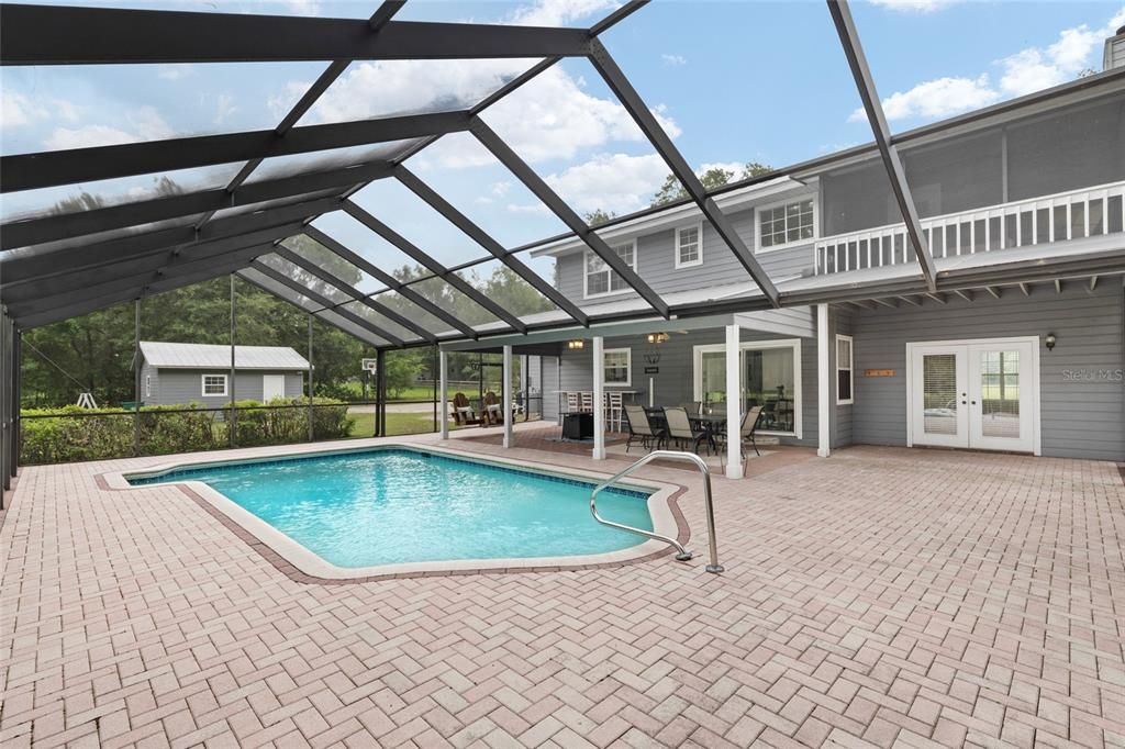 For Sale: $699,000 (3 beds, 2 baths, 2379 Square Feet)