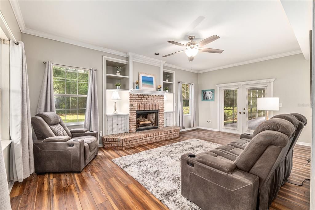 For Sale: $699,000 (3 beds, 2 baths, 2379 Square Feet)