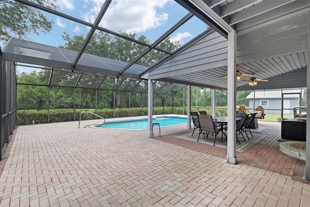 For Sale: $699,000 (3 beds, 2 baths, 2379 Square Feet)