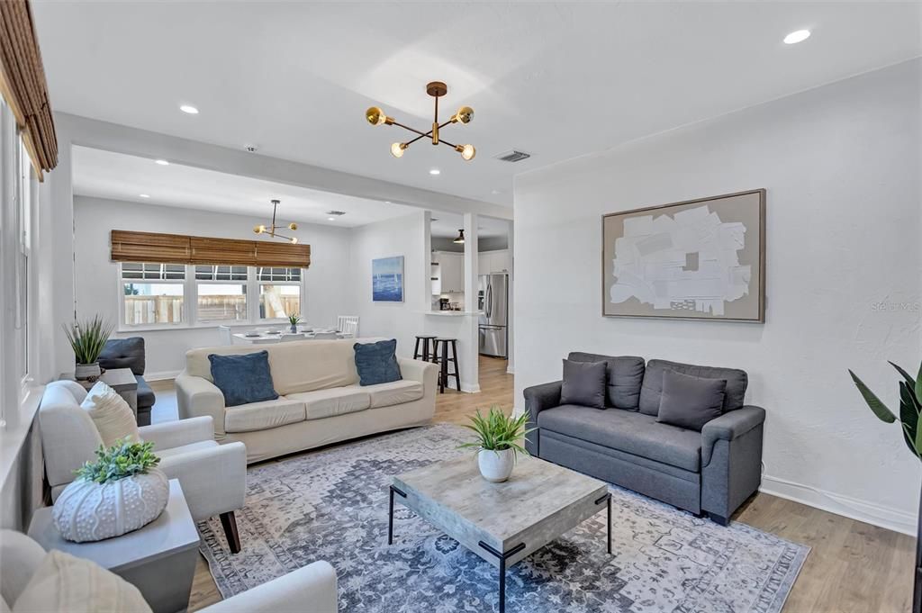 For Sale: $749,000 (2 beds, 2 baths, 1119 Square Feet)