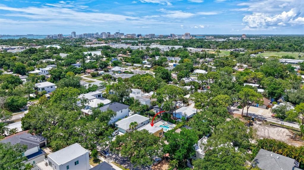 For Sale: $749,000 (2 beds, 2 baths, 1119 Square Feet)
