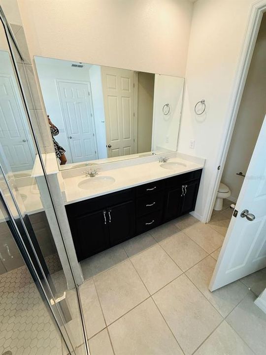 For Rent: $3,500 (5 beds, 4 baths, 2937 Square Feet)