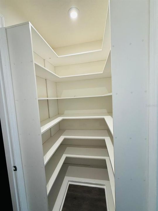 For Rent: $3,500 (5 beds, 4 baths, 2937 Square Feet)