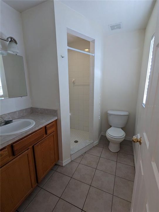 For Rent: $2,800 (3 beds, 2 baths, 1200 Square Feet)