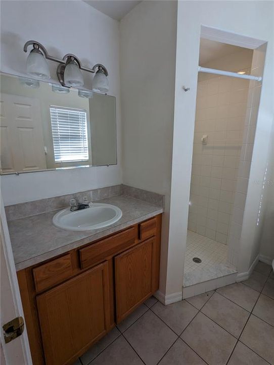 For Rent: $2,800 (3 beds, 2 baths, 1200 Square Feet)