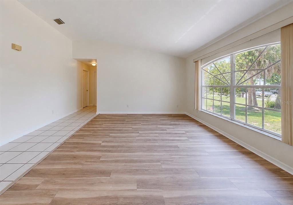 For Sale: $349,900 (3 beds, 2 baths, 1520 Square Feet)