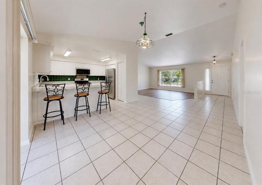For Sale: $349,900 (3 beds, 2 baths, 1520 Square Feet)