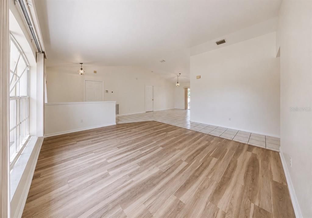 For Sale: $349,900 (3 beds, 2 baths, 1520 Square Feet)