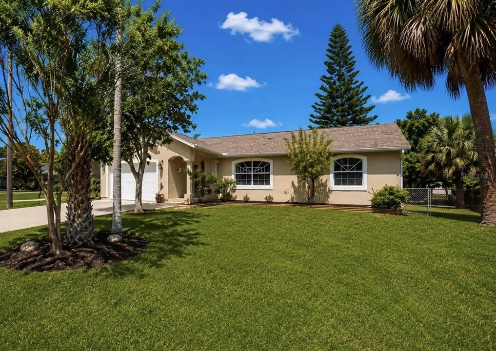 For Sale: $349,900 (3 beds, 2 baths, 1520 Square Feet)