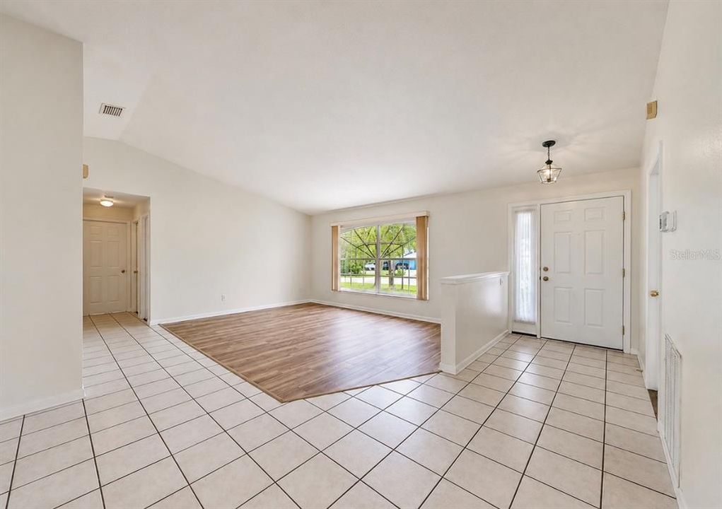 For Sale: $349,900 (3 beds, 2 baths, 1520 Square Feet)