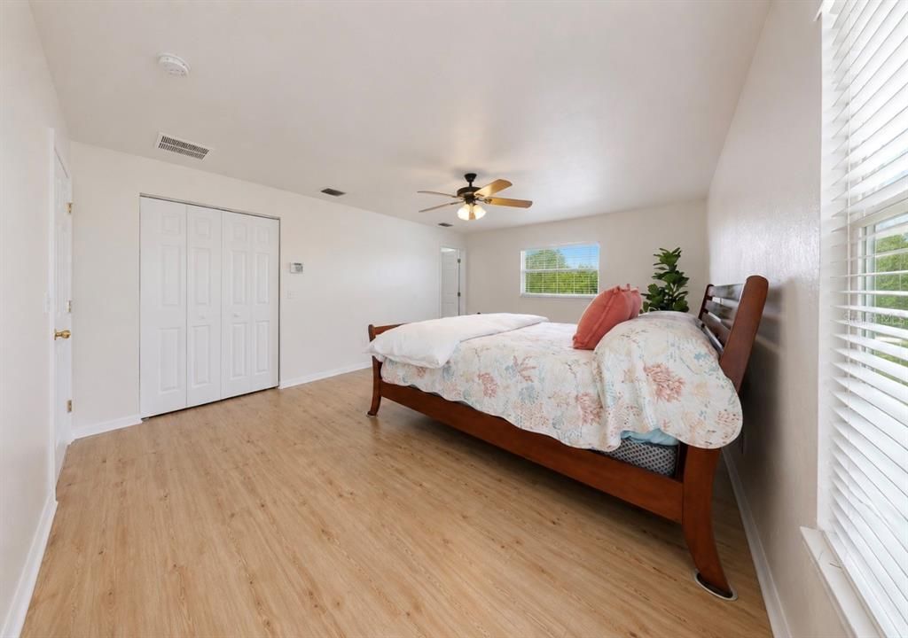For Sale: $349,900 (3 beds, 2 baths, 1520 Square Feet)