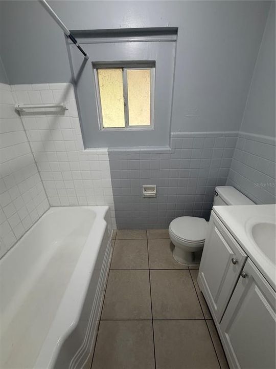 For Rent: $1,345 (2 beds, 1 baths, 868 Square Feet)