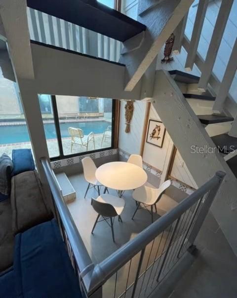 出租: $9,999 (4 贝兹, 4 浴室, 2322 平方英尺)
