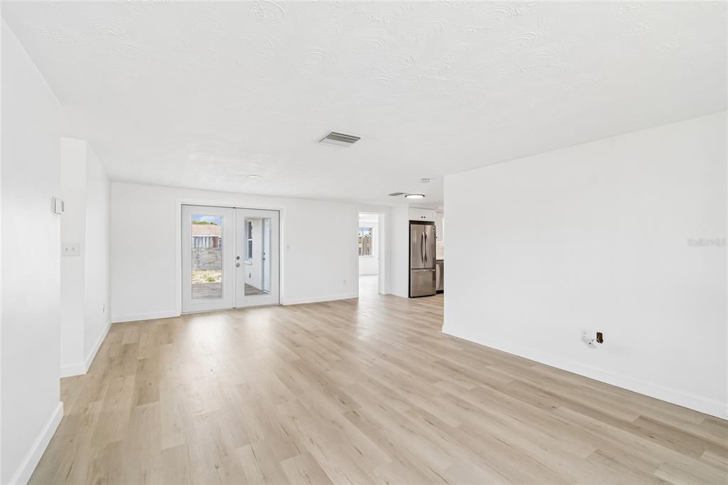 На продажу: $249,900 (3 спален, 1 ванн, 1268 Квадратных фут)