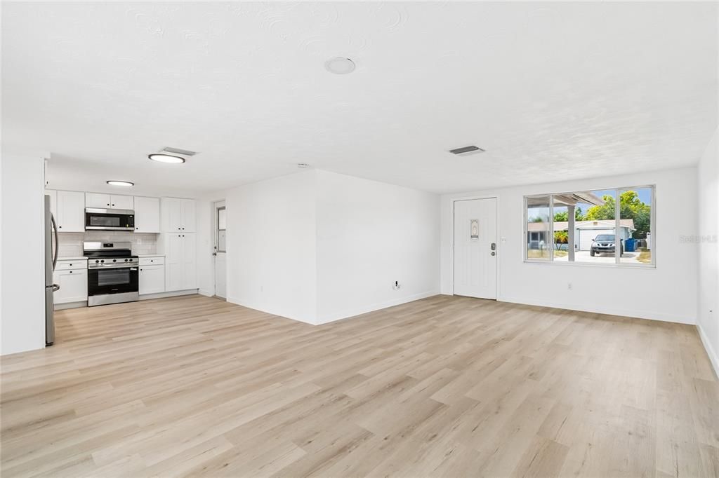 На продажу: $249,900 (3 спален, 1 ванн, 1268 Квадратных фут)