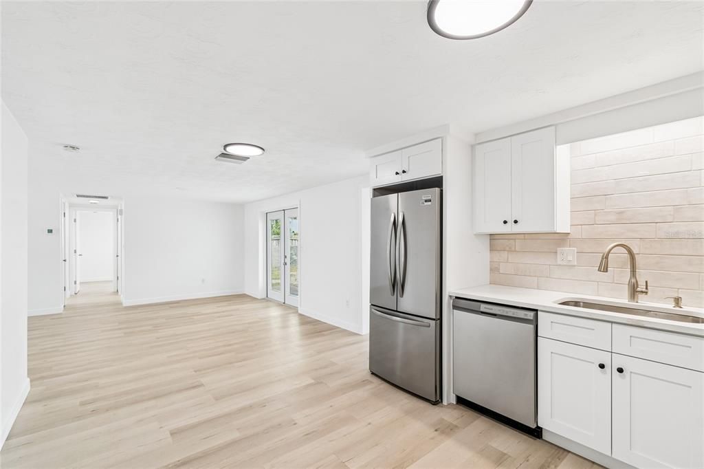 На продажу: $249,900 (3 спален, 1 ванн, 1268 Квадратных фут)