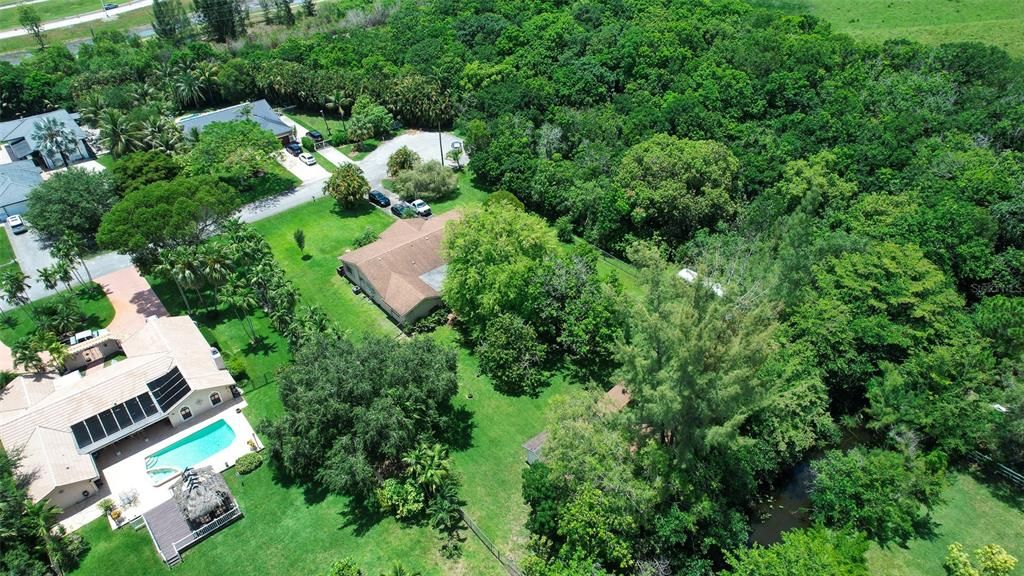 Active With Contract: $899,999 (4 beds, 2 baths, 2276 Square Feet)