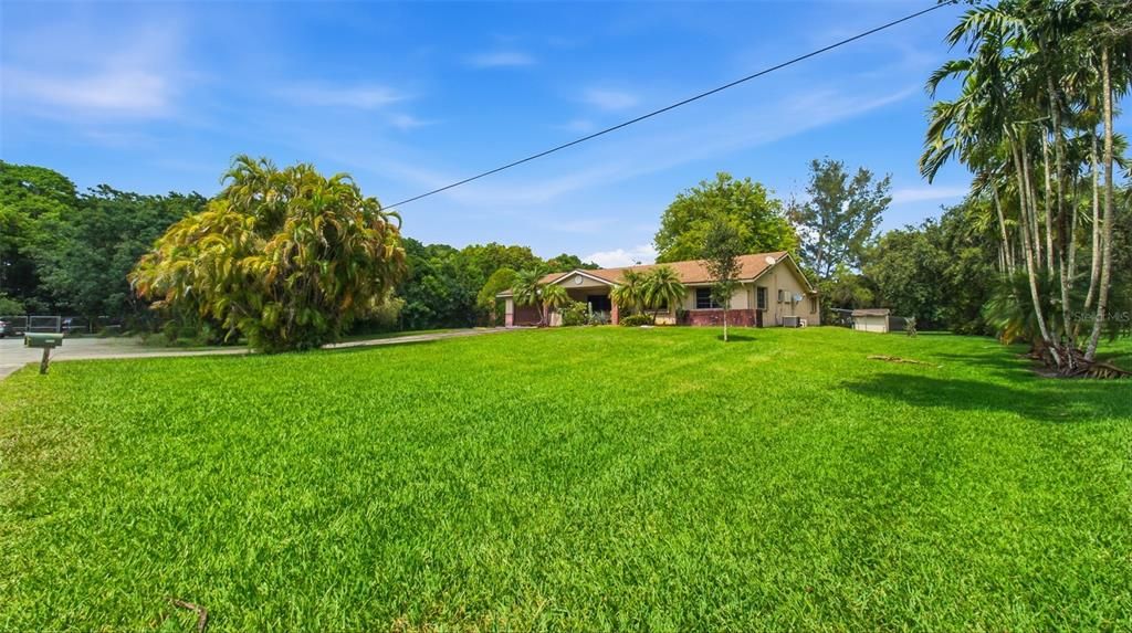 Active With Contract: $899,999 (4 beds, 2 baths, 2276 Square Feet)