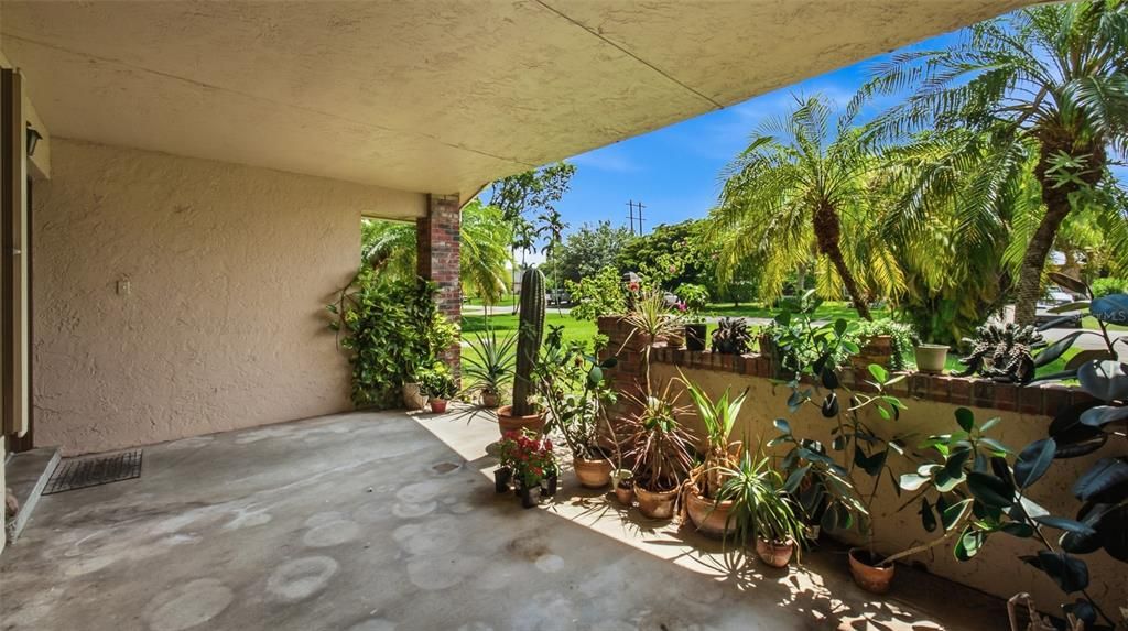 Active With Contract: $899,999 (4 beds, 2 baths, 2276 Square Feet)