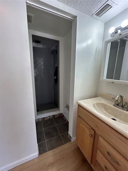 For Sale: $149,900 (2 beds, 2 baths, 1040 Square Feet)