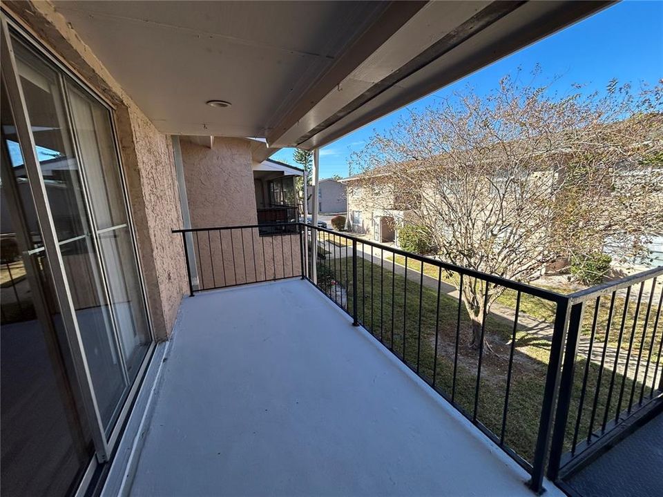 For Sale: $149,900 (2 beds, 2 baths, 1040 Square Feet)