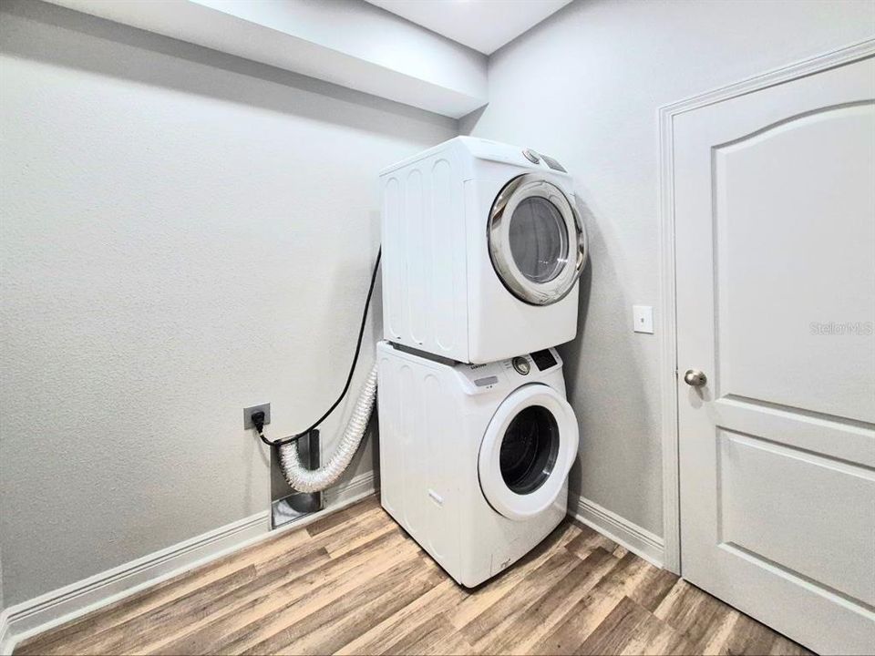 В аренду: $3,800 (4 спален, 3 ванн, 2241 Квадратных фут)