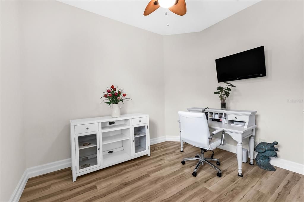 For Sale: $500,000 (3 beds, 2 baths, 1760 Square Feet)