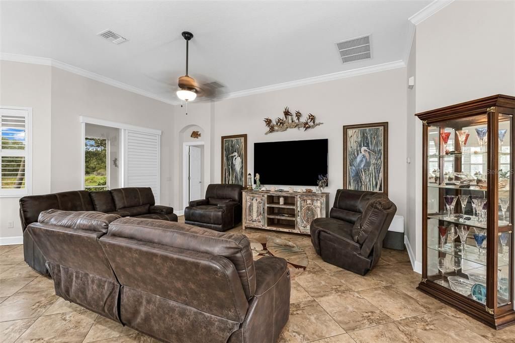 For Sale: $500,000 (3 beds, 2 baths, 1760 Square Feet)