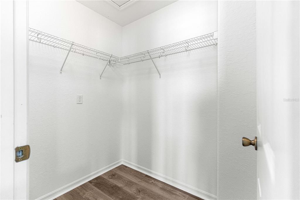На продажу: $315,900 (3 спален, 2 ванн, 1695 Квадратных фут)