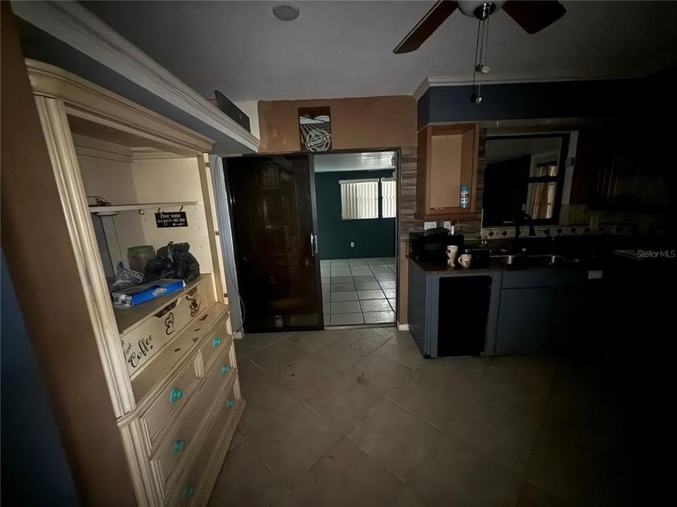 For Sale: $219,900 (2 beds, 1 baths, 1191 Square Feet)