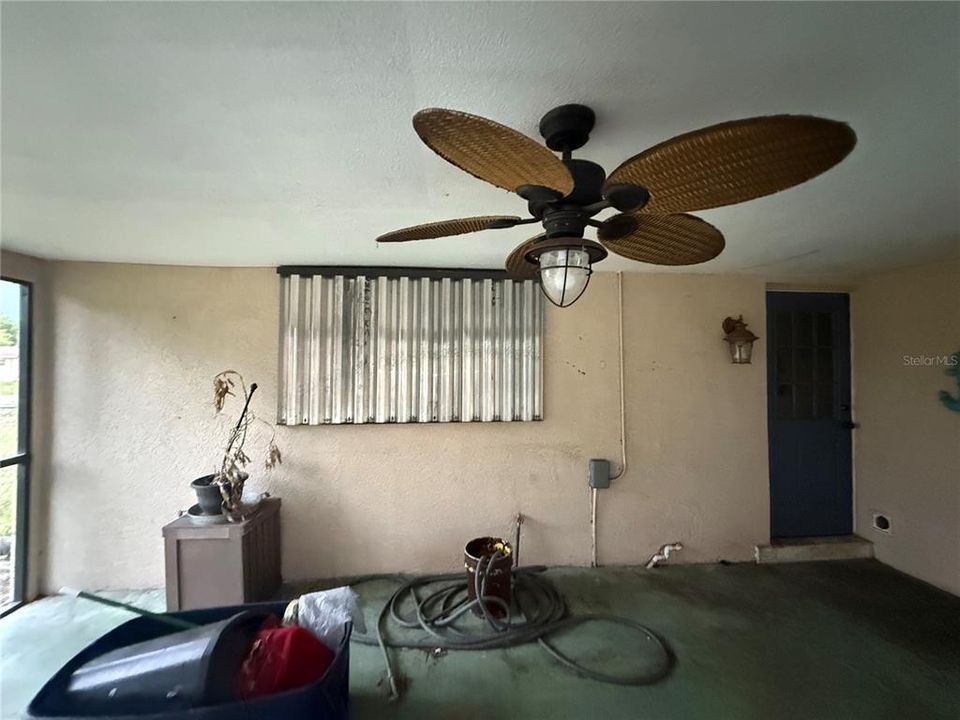 For Sale: $219,900 (2 beds, 1 baths, 1191 Square Feet)