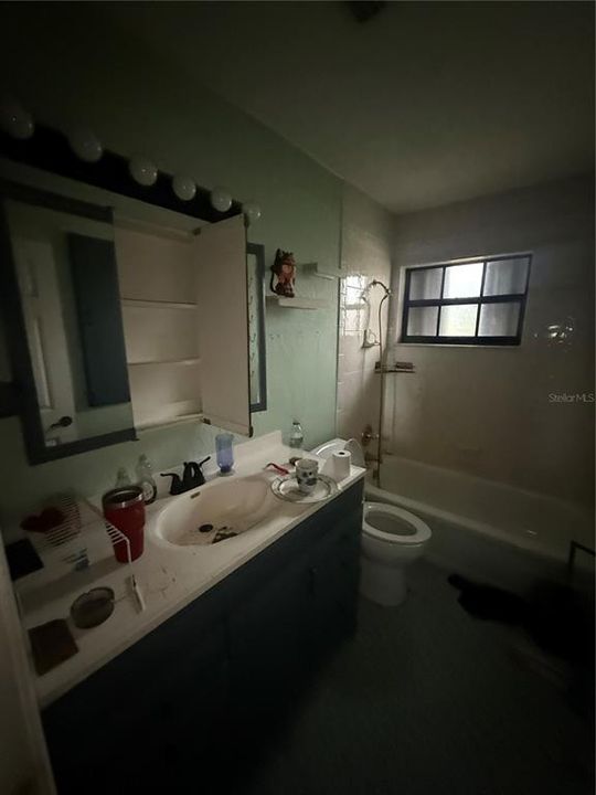 For Sale: $219,900 (2 beds, 1 baths, 1191 Square Feet)