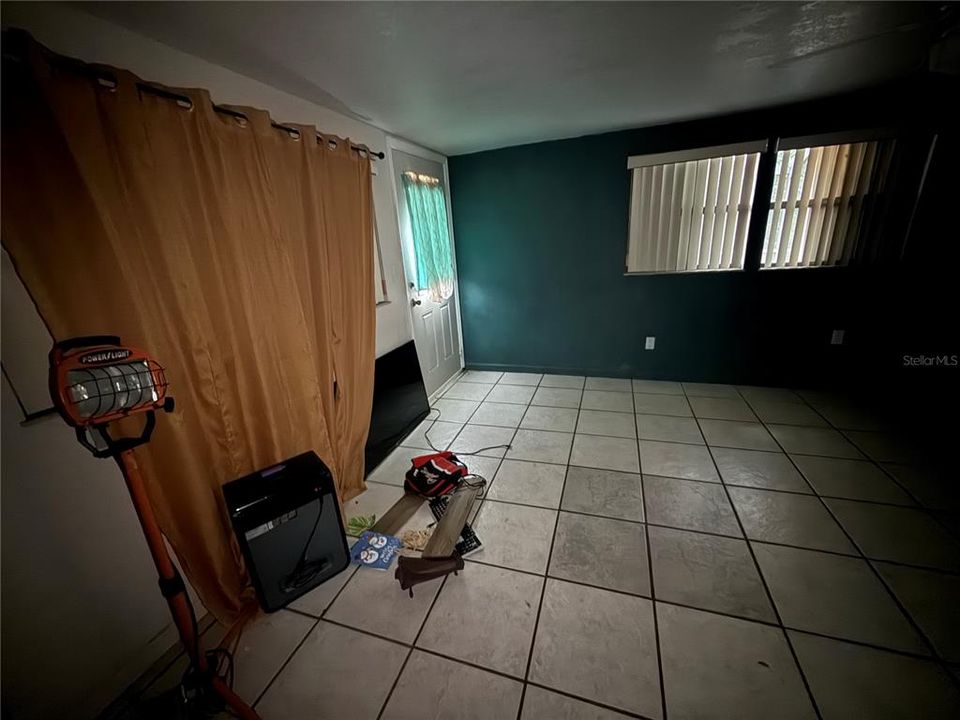 For Sale: $219,900 (2 beds, 1 baths, 1191 Square Feet)