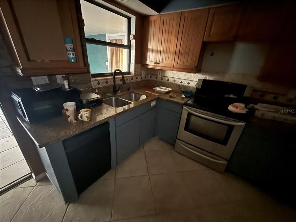For Sale: $219,900 (2 beds, 1 baths, 1191 Square Feet)