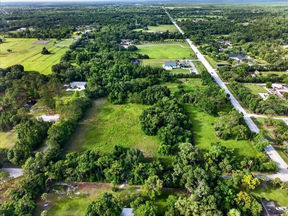 На продажу: $550,000 (10.23 acres)