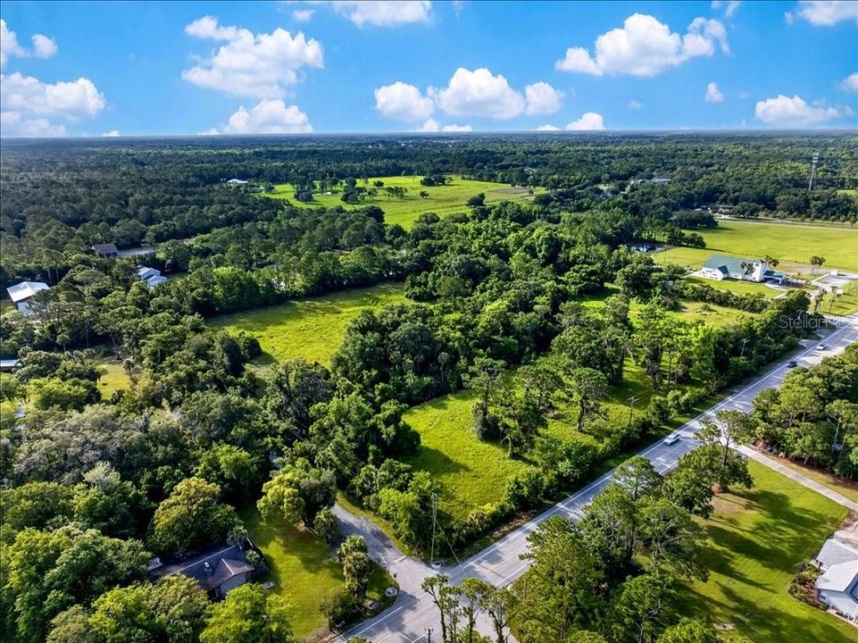 На продажу: $550,000 (10.23 acres)