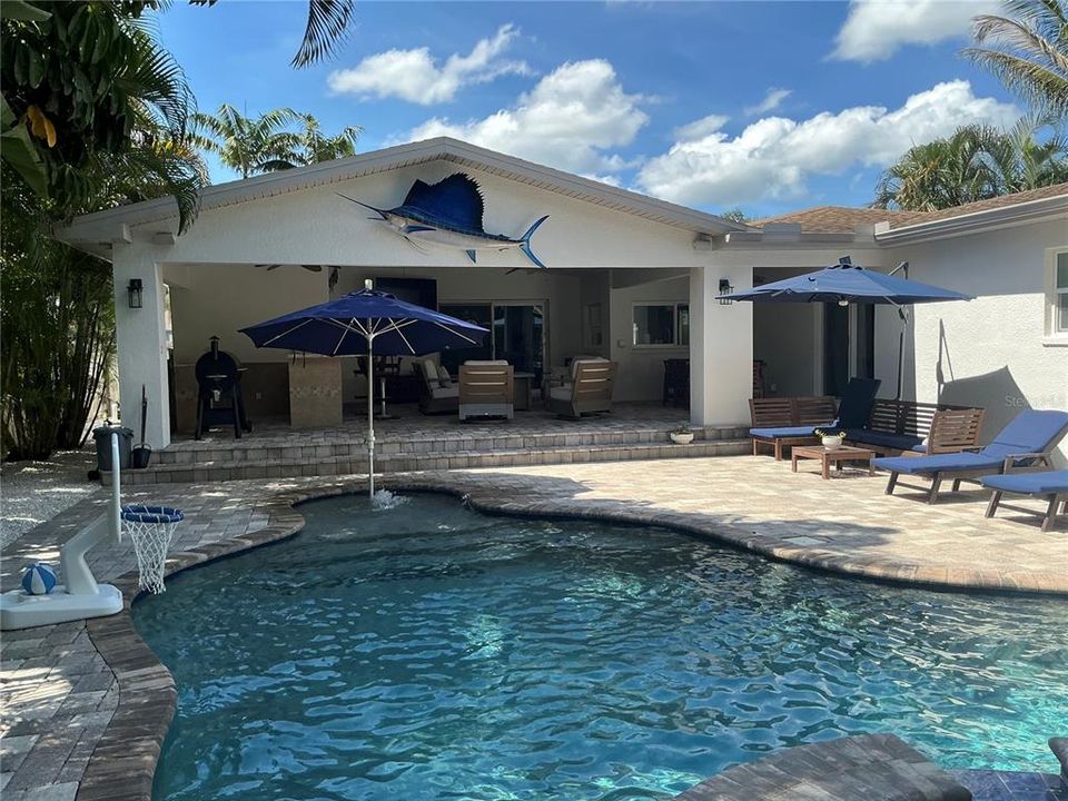 For Rent: $5,000 (4 beds, 2 baths, 2156 Square Feet)