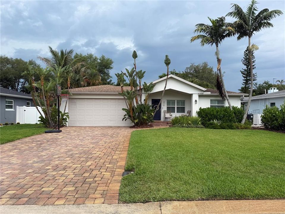 For Rent: $5,000 (4 beds, 2 baths, 2156 Square Feet)