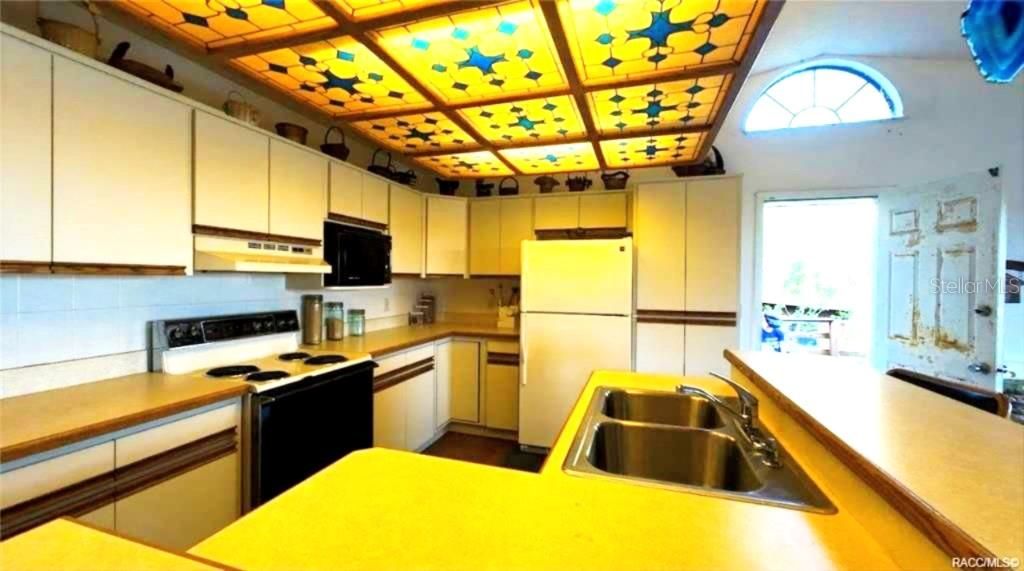 For Sale: $365,000 (2 beds, 2 baths, 1056 Square Feet)