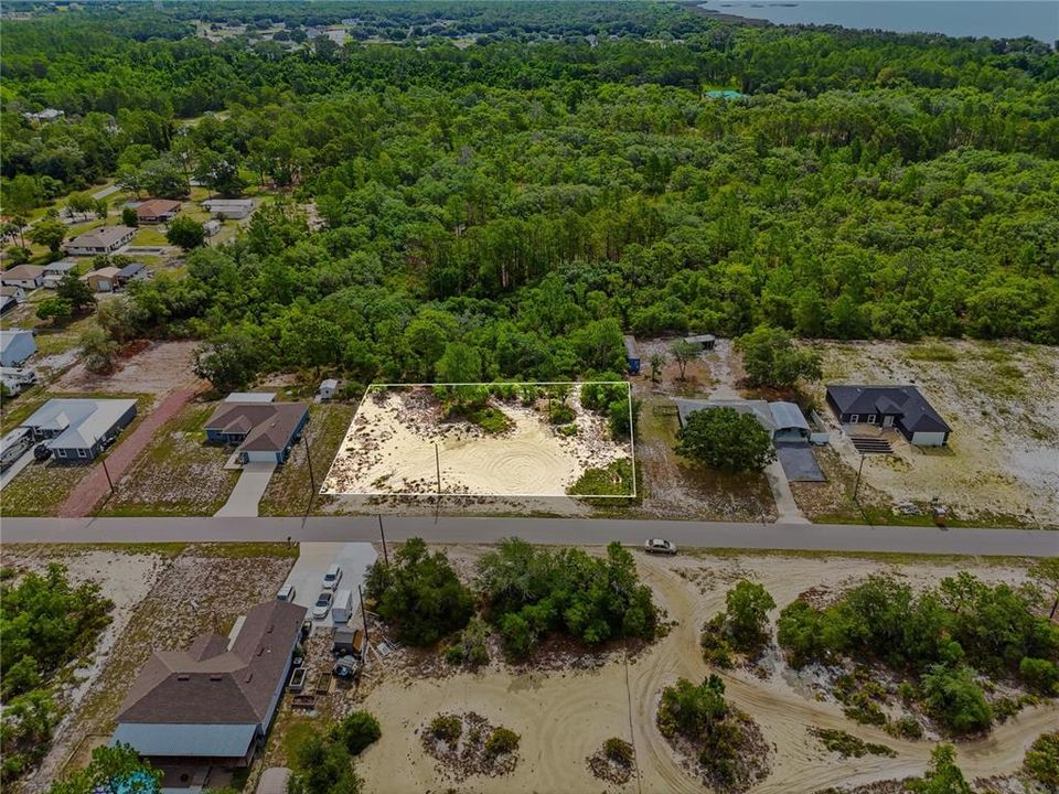 На продажу: $37,000 (0.50 acres)
