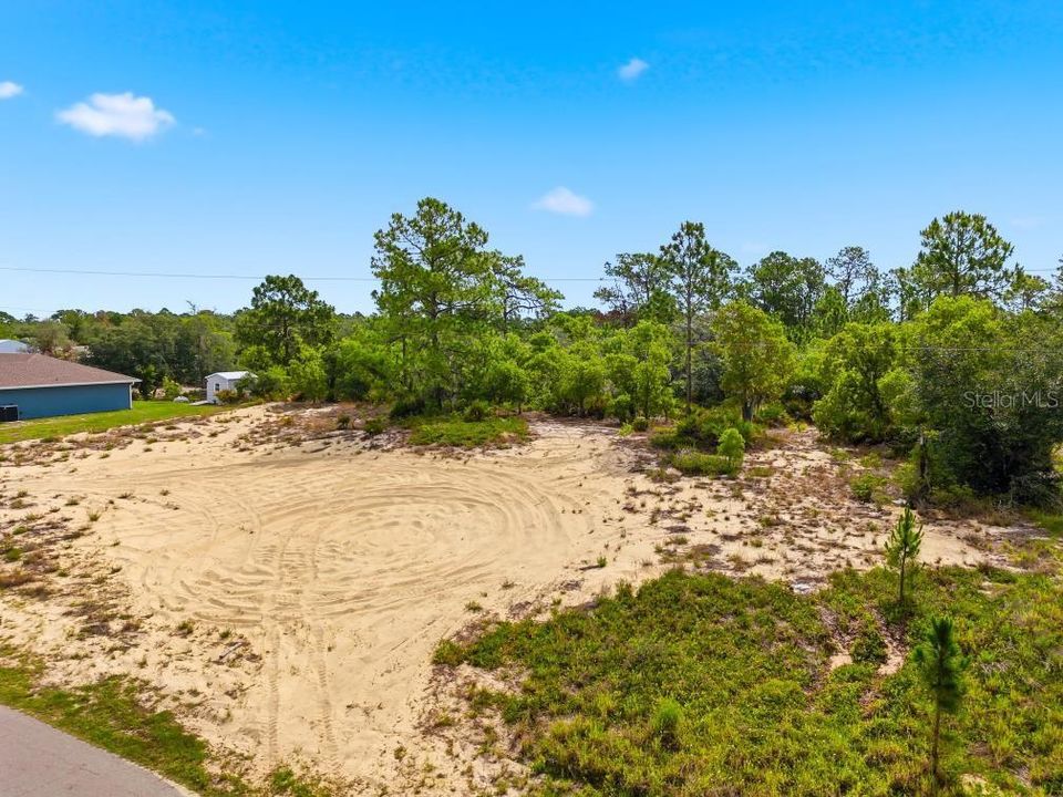 На продажу: $37,000 (0.50 acres)