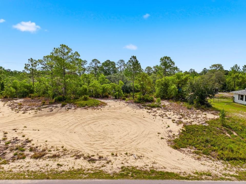 На продажу: $37,000 (0.50 acres)