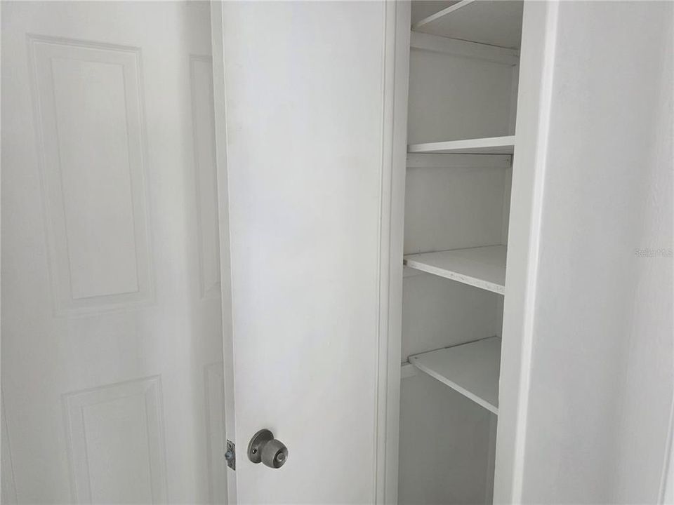 На продажу: $320,000 (4 спален, 2 ванн, 1664 Квадратных фут)