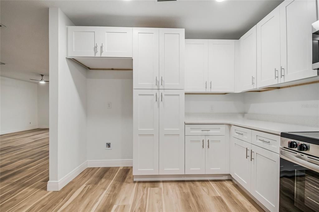 На продажу: $335,500 (3 спален, 2 ванн, 1451 Квадратных фут)