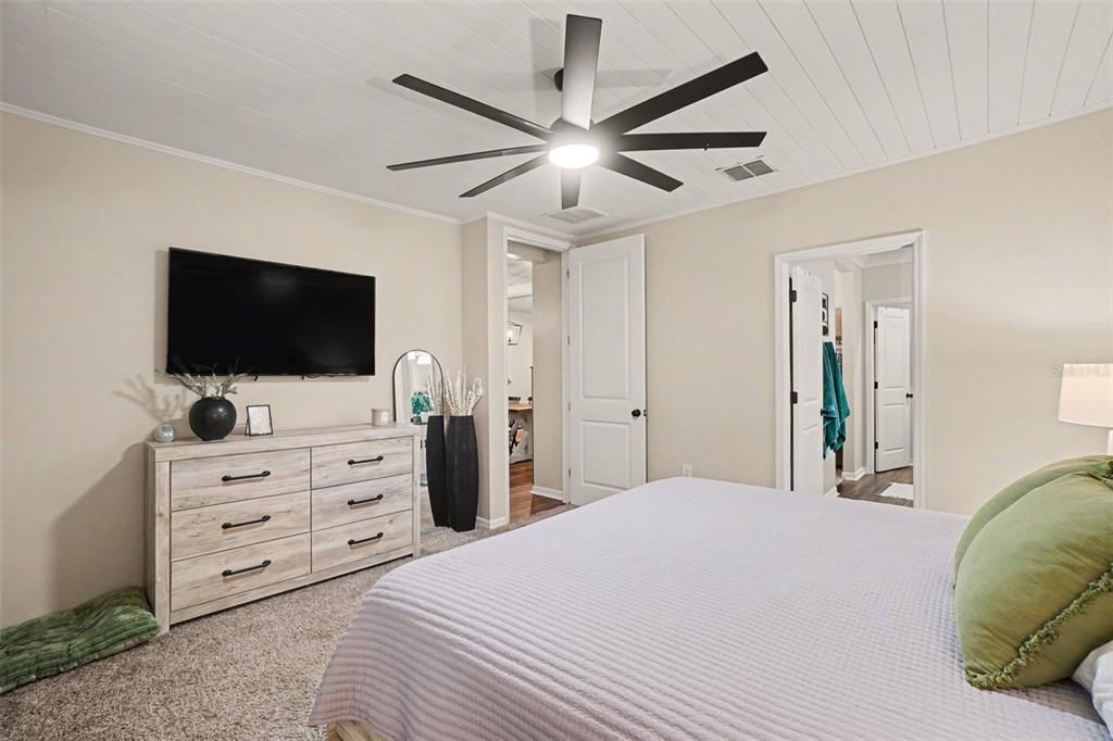 For Sale: $479,000 (4 beds, 2 baths, 1688 Square Feet)