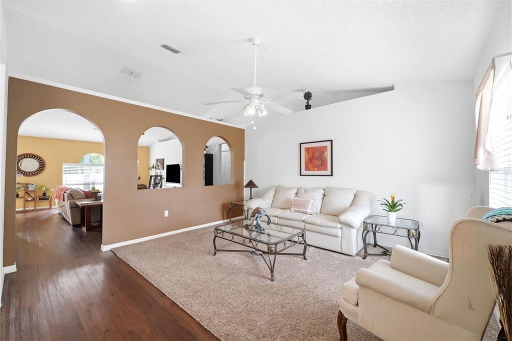 En Venta: $299,000 (3 camas, 2 baños, 1620 Pies cuadrados)